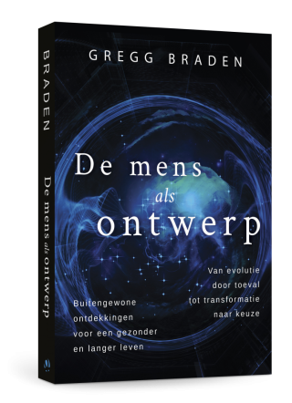 Omslag van 'De mens als ontwerp' van GRegg Braden. De achtergrond is een abstracte weergave van een cel of een heelal in zwart en blauw en op de voorgrond de titel, auteursnaam en ondertitels in witte letters. De ondertitels luiden: Van evolutie door toeval tot transformatie naar keuze. En: Buitengewone ontdekkingen voor een gezonder en langer leven. 